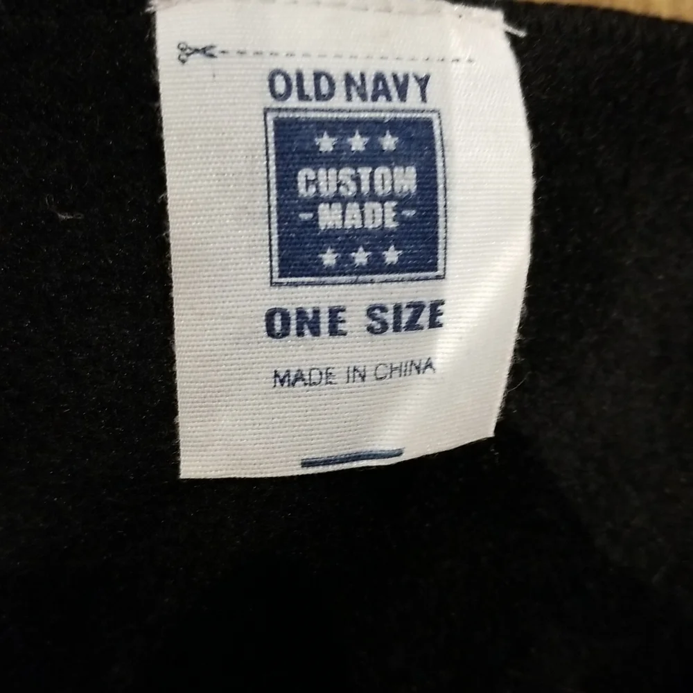 Old Navy scarves 1 black 1 grey NWOTS